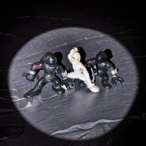 Hasbro G.I. Joe Rise of Cobra Combat Heroes Snake Eyes & Storm Shadow Figure B18